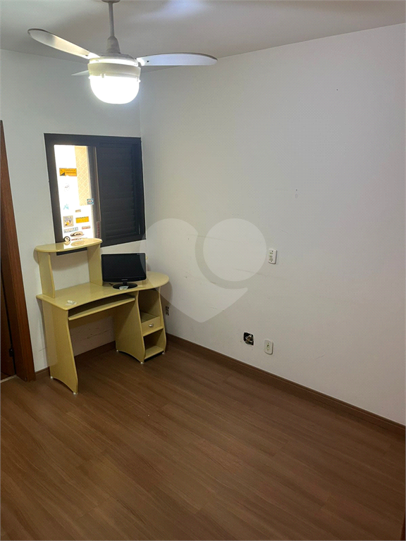 Apartamento em Moema 158 m² de área útil, com 4 quartos, 4 suítes e 6 banheiros, 3 vagas de garagem.