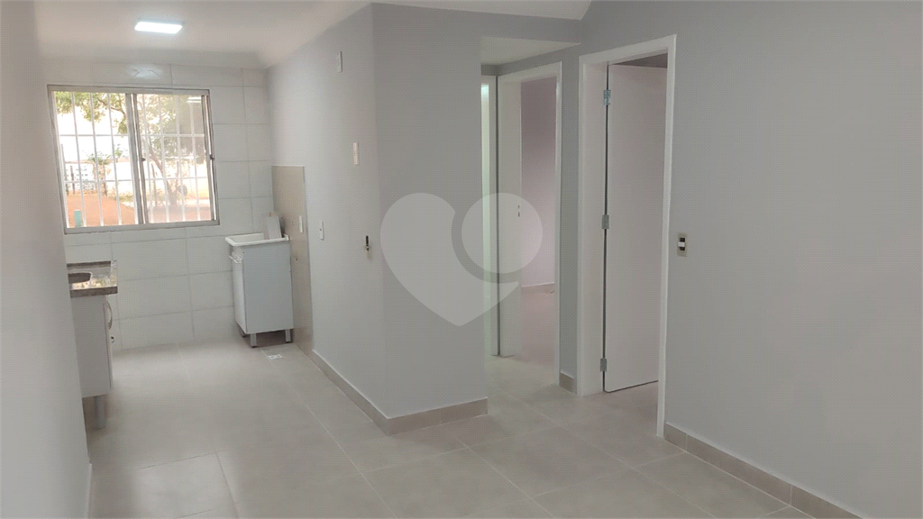 Apartamento à venda com 2 quartos, 47m² - Foto 2