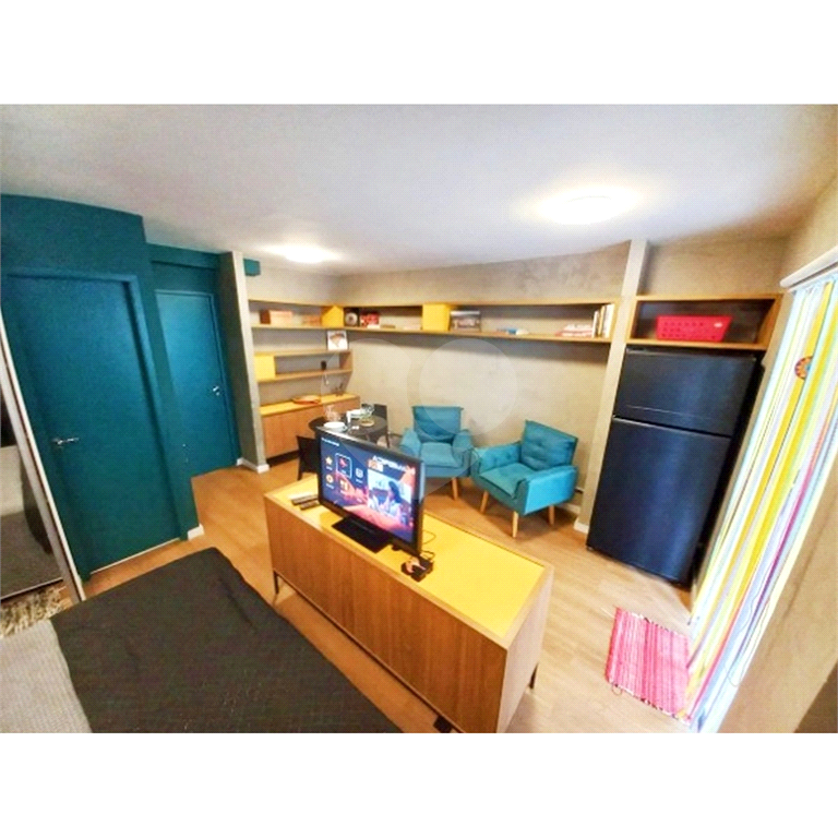 VENDO ESTUDIO COM UMA VAGA 