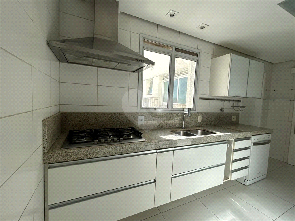 Apartamento Perdizes 3 suites e 3 vagas de garagem 