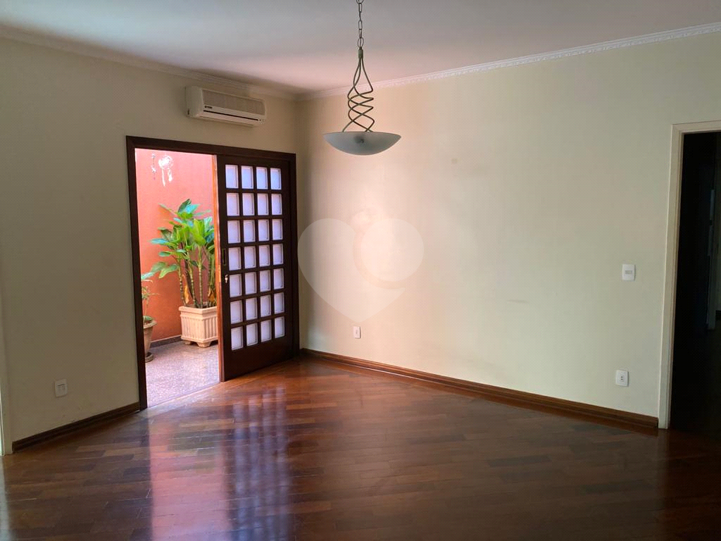 Casa à venda e aluguel com 4 quartos, 358m² - Foto 2