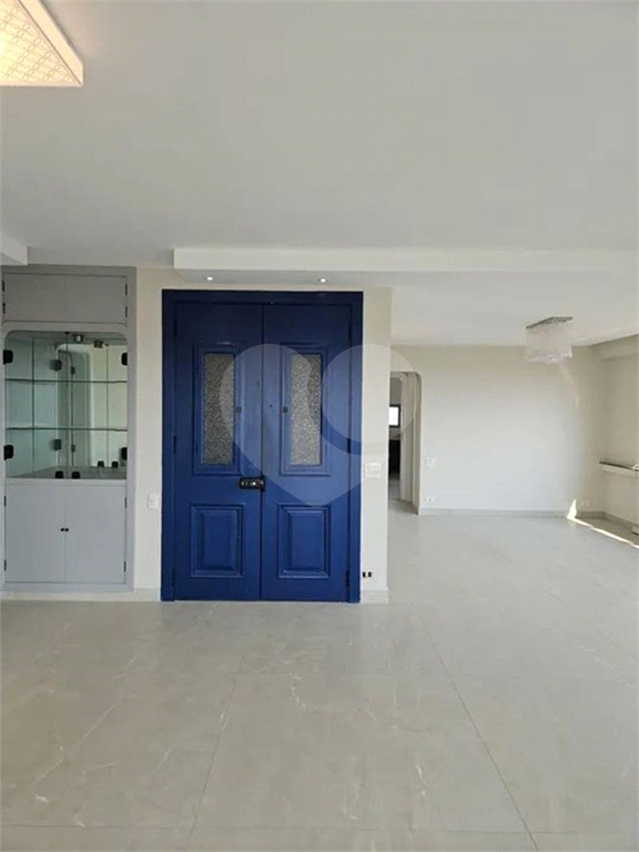 Apartamento de 180 m², 4 Quartos e 4 Banheiros – Totalmente Reformado e Pronto para Morar