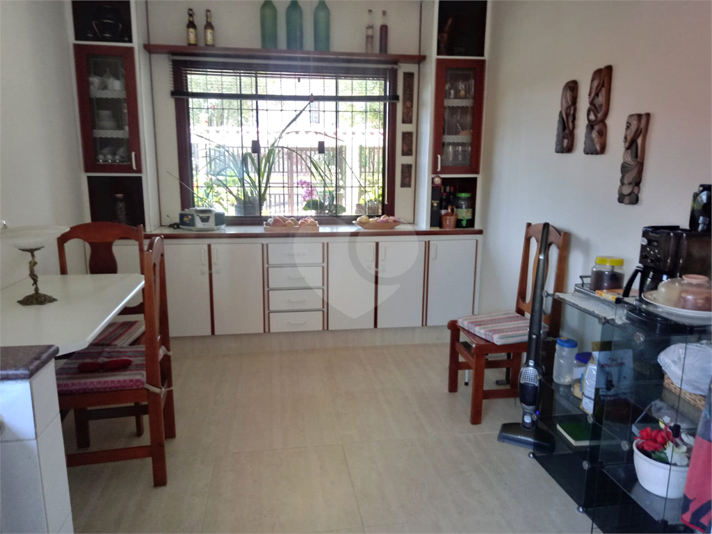 Casa à venda com 3 quartos, 284m² - Foto 1