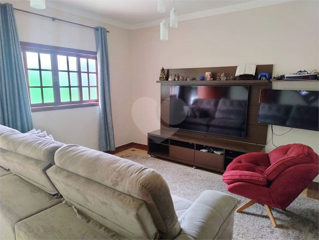 Casa à venda com 2 quartos, 170m² - Foto 2