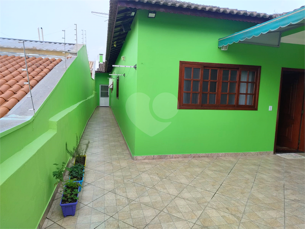 Casa à venda com 2 quartos, 170m² - Foto 1