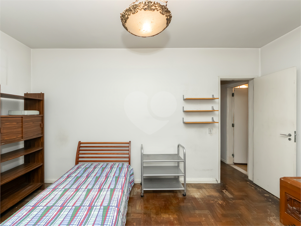 APARTAMENTO em PINHEIROS