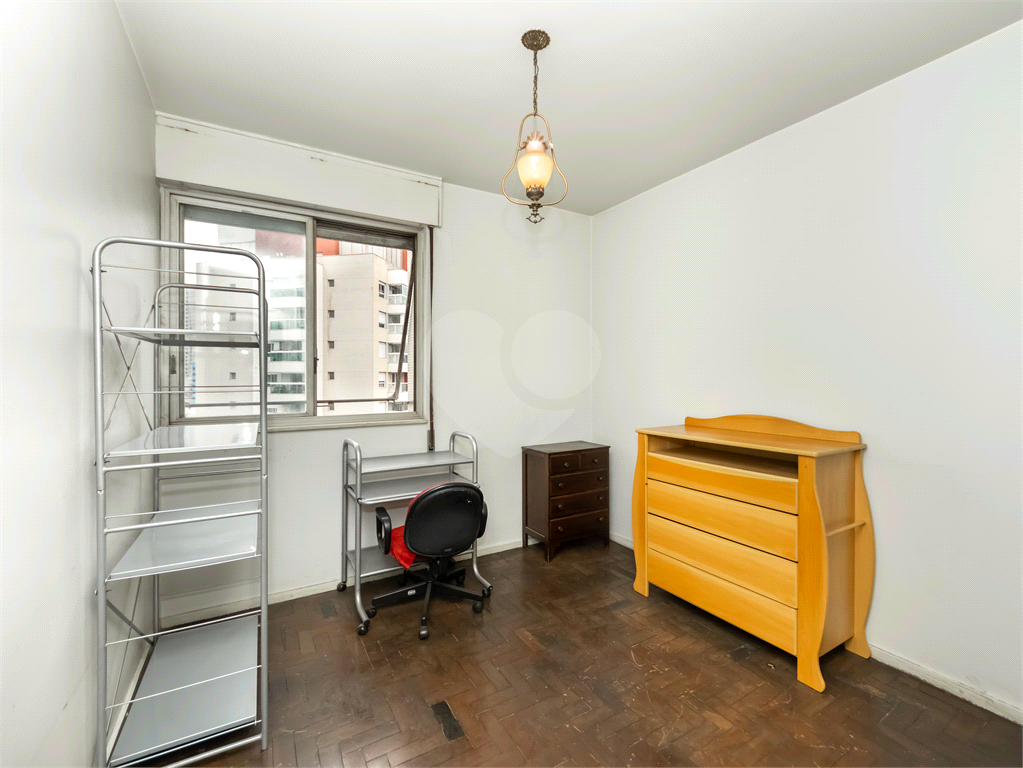 APARTAMENTO em PINHEIROS