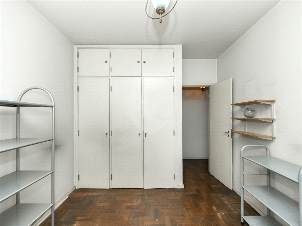 APARTAMENTO em PINHEIROS