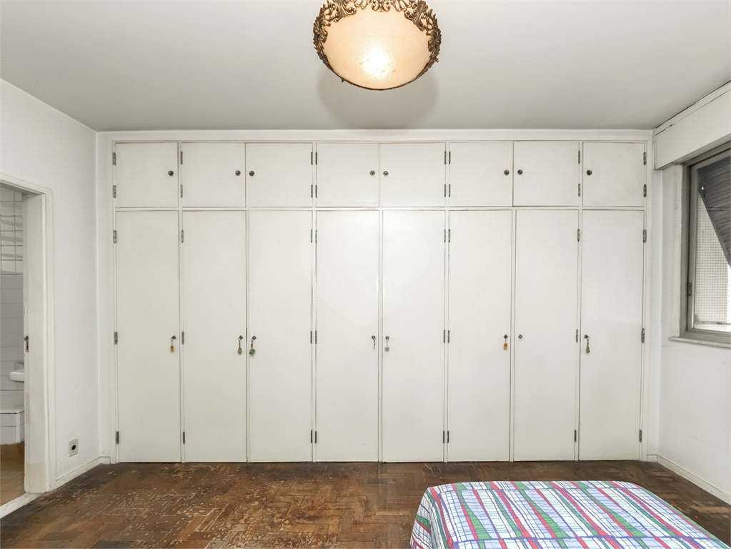 APARTAMENTO em PINHEIROS