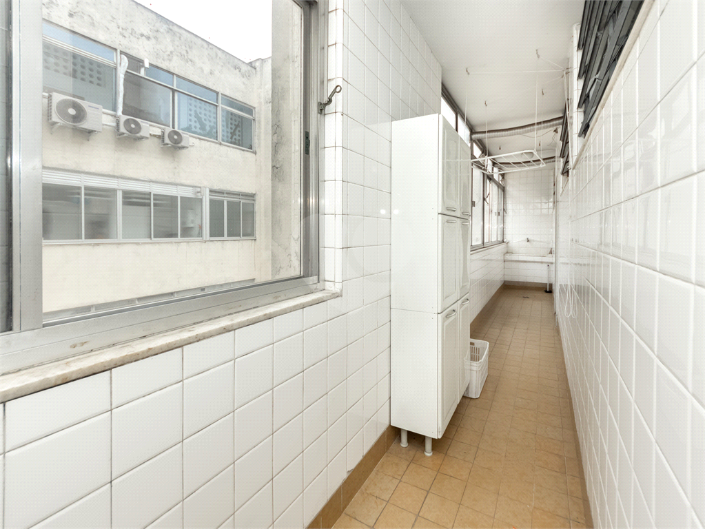 APARTAMENTO em PINHEIROS