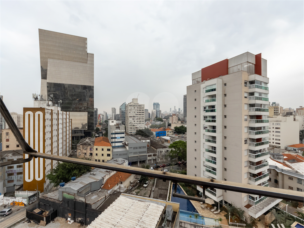 APARTAMENTO em PINHEIROS