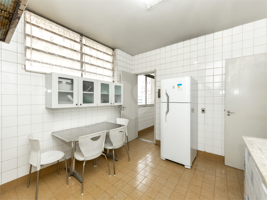 APARTAMENTO em PINHEIROS