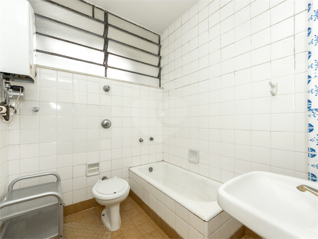 APARTAMENTO em PINHEIROS