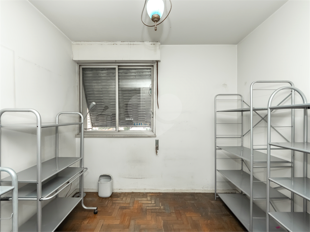 APARTAMENTO em PINHEIROS