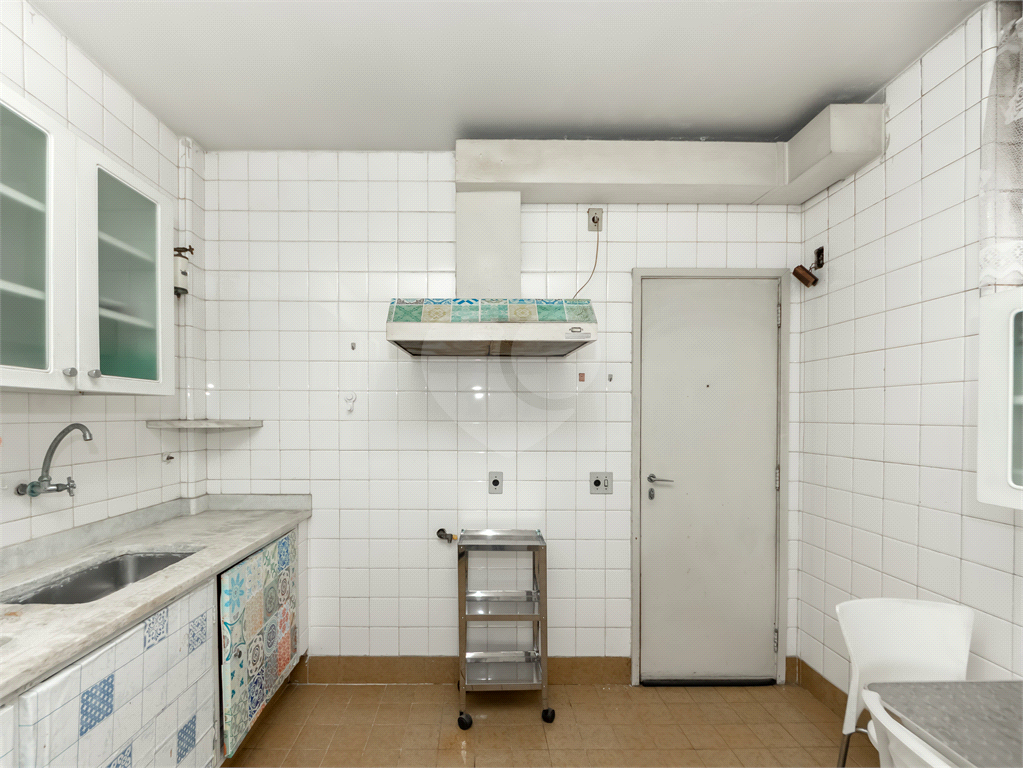 APARTAMENTO em PINHEIROS