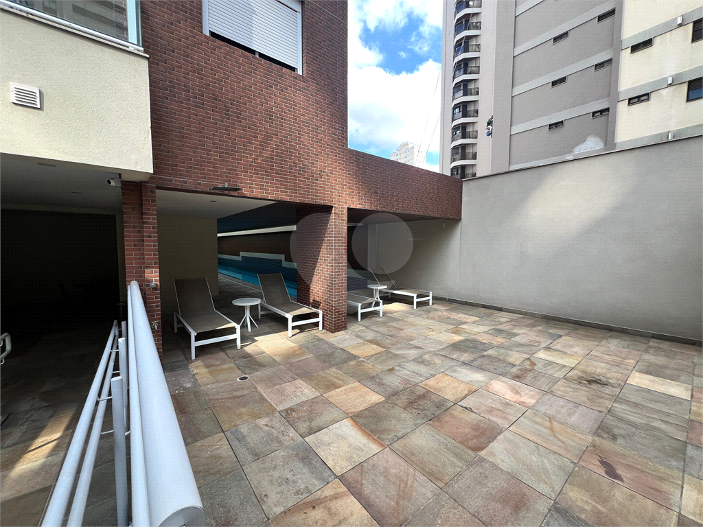 2 suítes - 2 vagas em Moema.