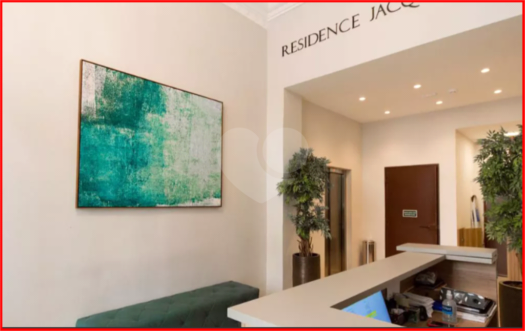 APARTAMENTO em CENTRO