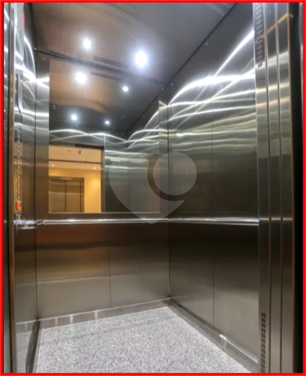 APARTAMENTO em CENTRO