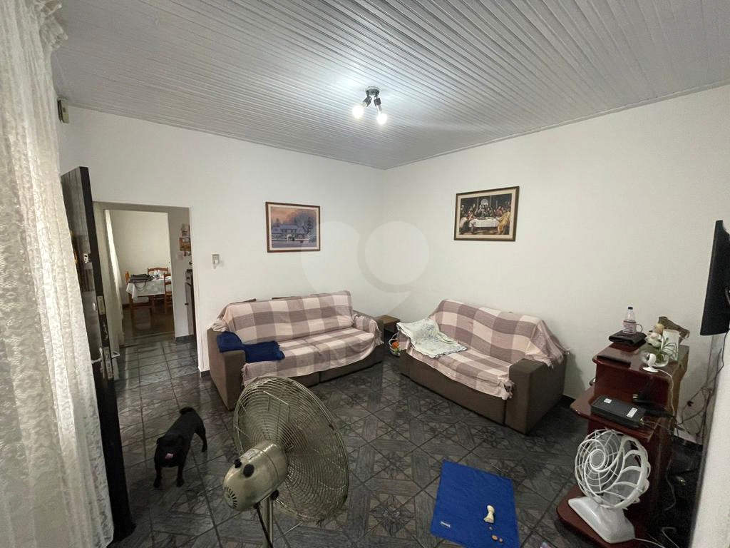 Casa à venda com 3 quartos, 150m² - Foto 1