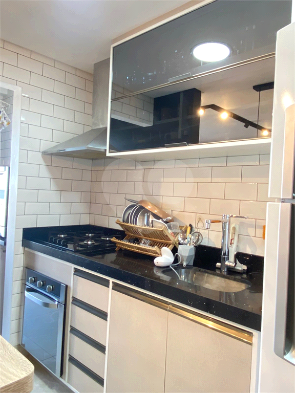 APARTAMENTO em PARQUE CONTINENTAL I