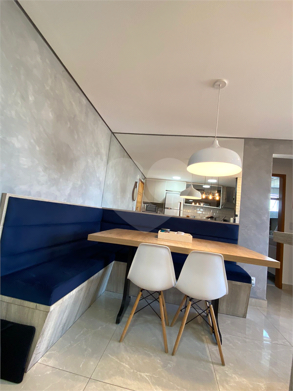 APARTAMENTO em PARQUE CONTINENTAL I