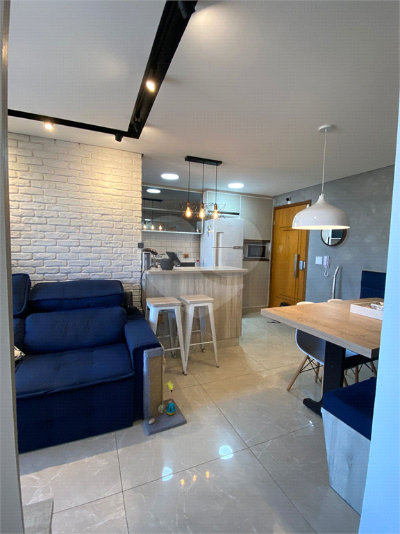 APARTAMENTO em PARQUE CONTINENTAL I