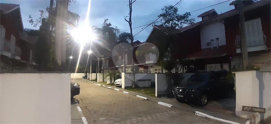Condomínio fechado no bairro das palmas do Tremembé, 3 dormitórios, 2 com sacada e suíte e 2 vagas