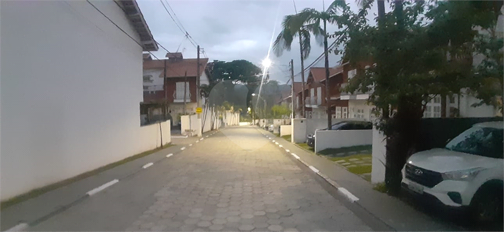 Condomínio fechado no bairro das palmas do Tremembé, 3 dormitórios, 2 com sacada e suíte e 2 vagas