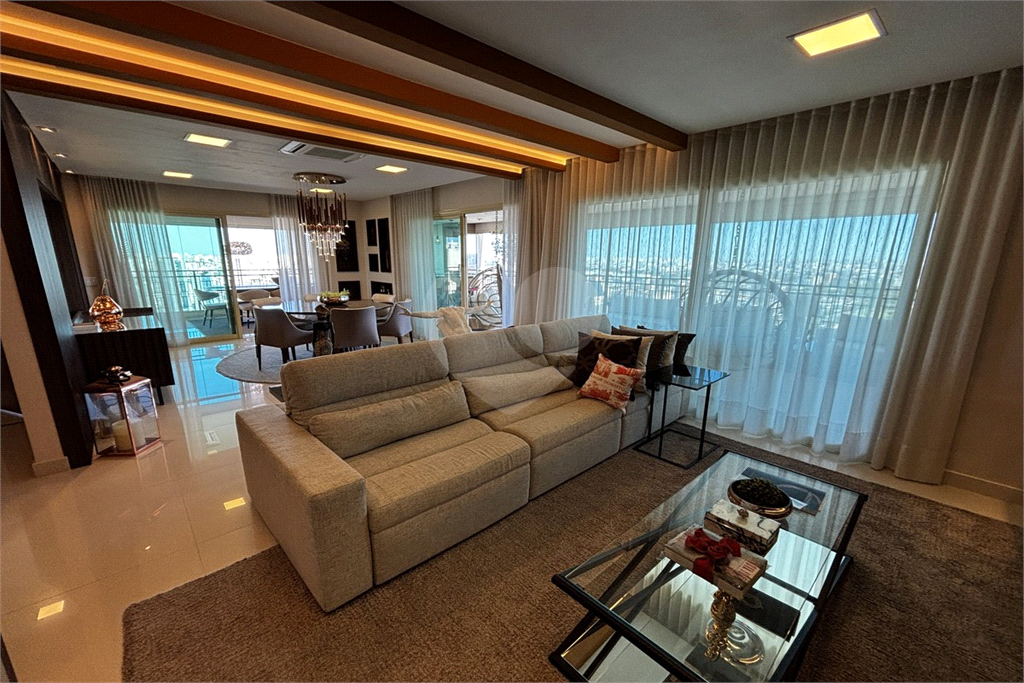Apartamento porteira fechada com 3 suítes e 6 vagas em Santana