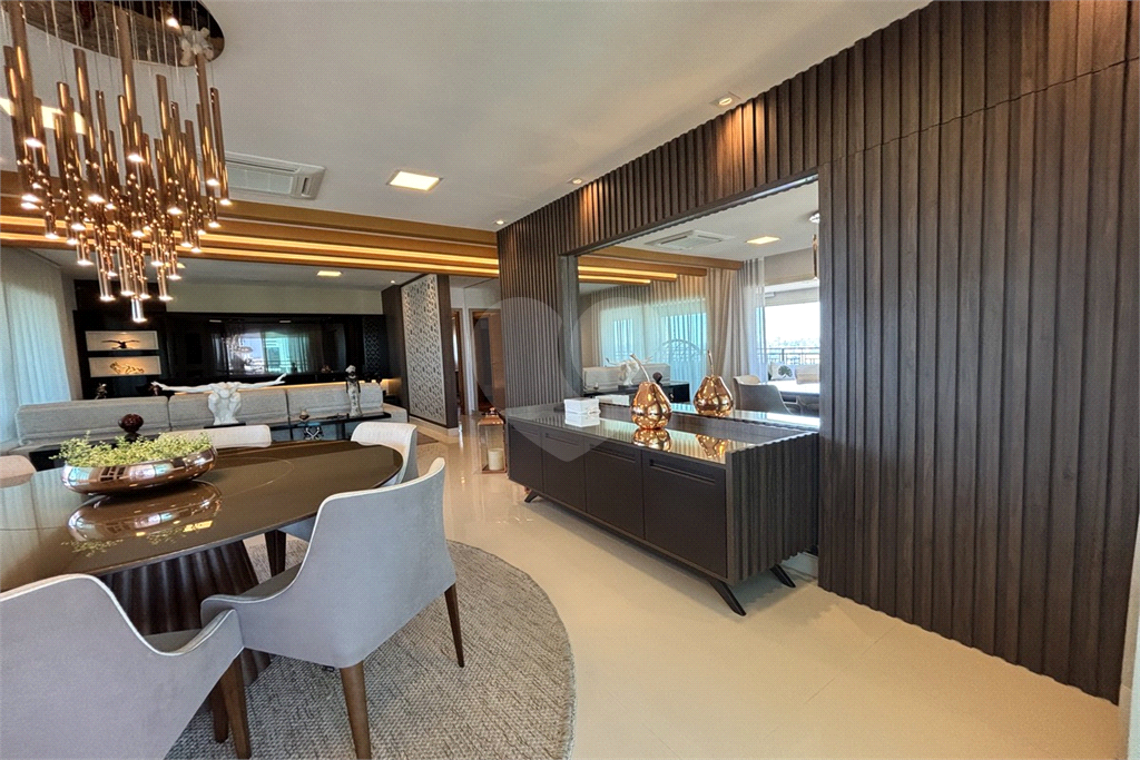 Apartamento porteira fechada com 3 suítes e 6 vagas em Santana