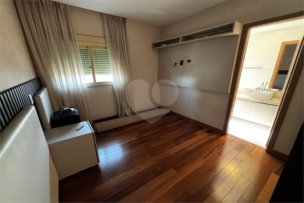 Apartamento porteira fechada com 3 suítes e 6 vagas em Santana