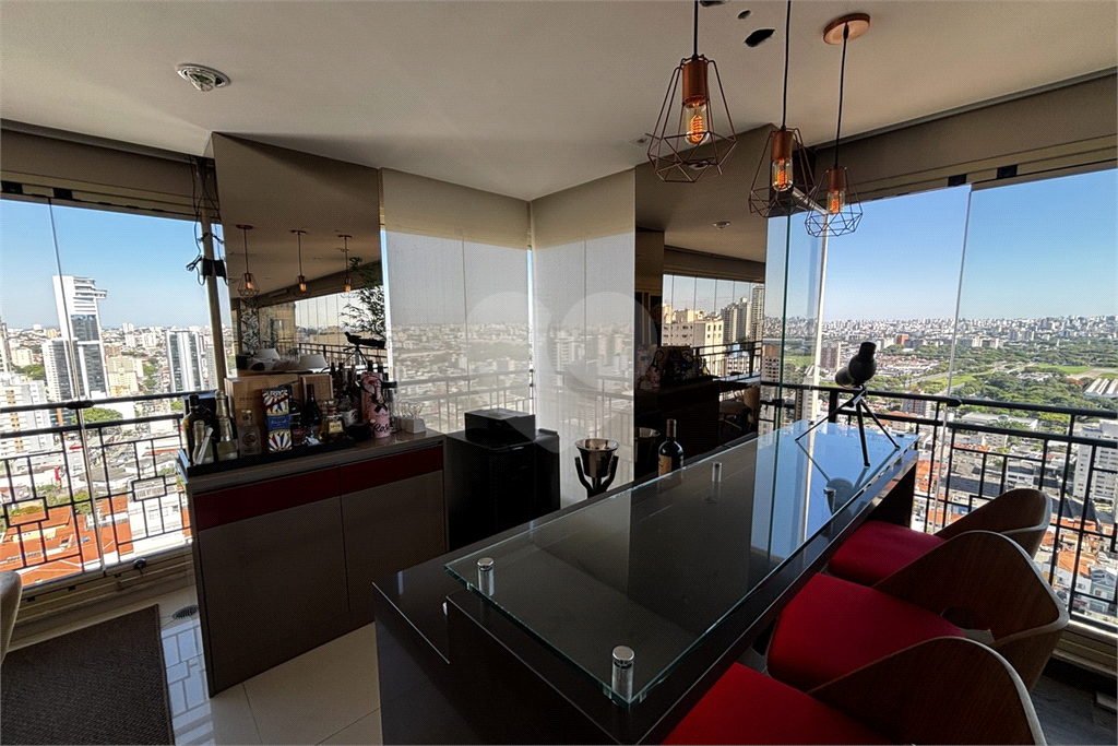 Apartamento porteira fechada com 3 suítes e 6 vagas em Santana