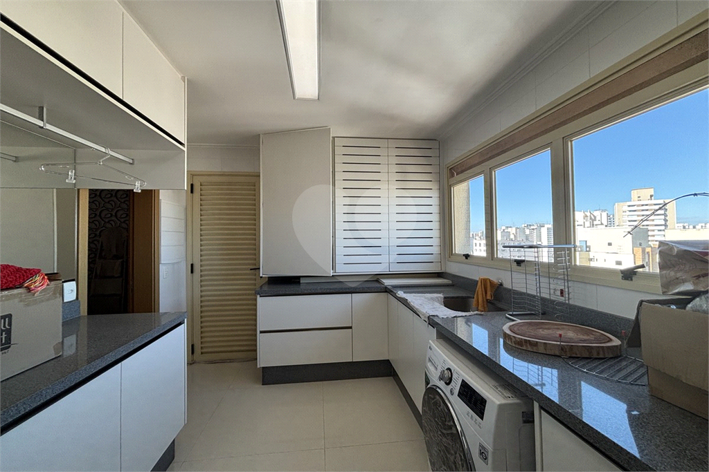 Apartamento porteira fechada com 3 suítes e 6 vagas em Santana