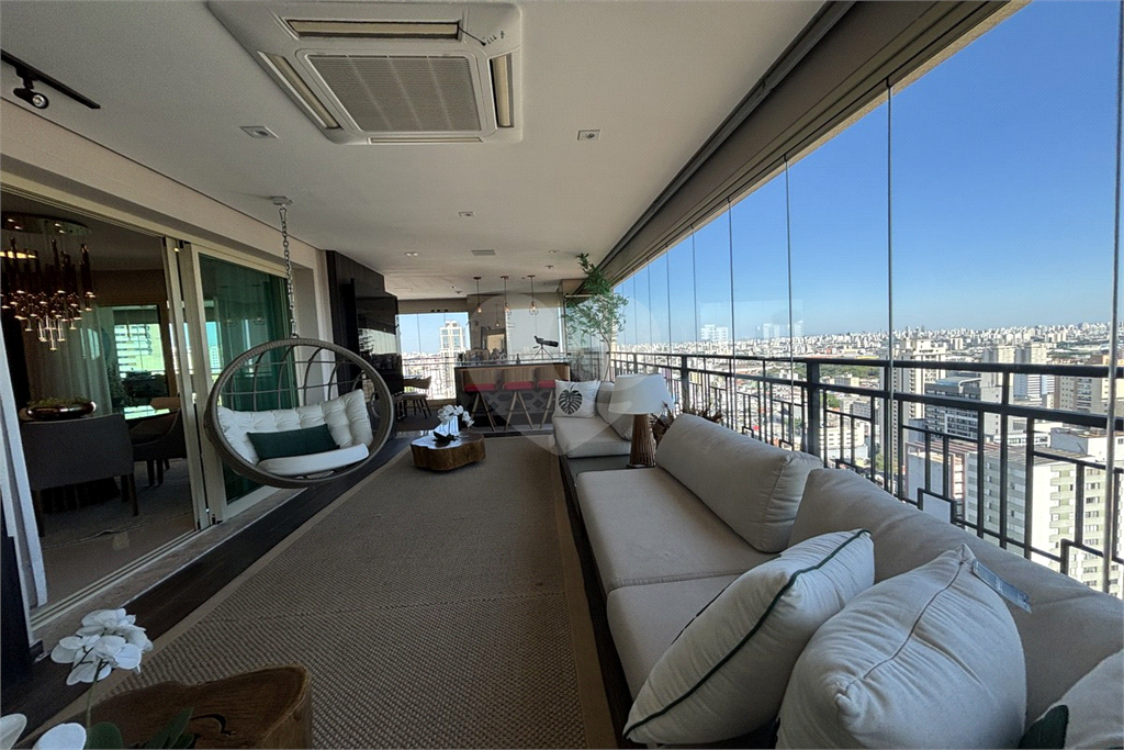 Apartamento porteira fechada com 3 suítes e 6 vagas em Santana