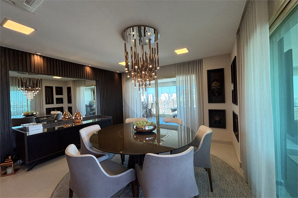 Apartamento porteira fechada com 3 suítes e 6 vagas em Santana