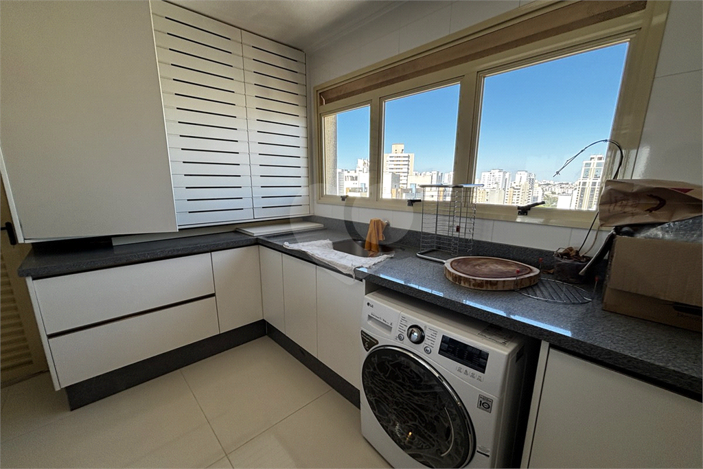 Apartamento porteira fechada com 3 suítes e 6 vagas em Santana