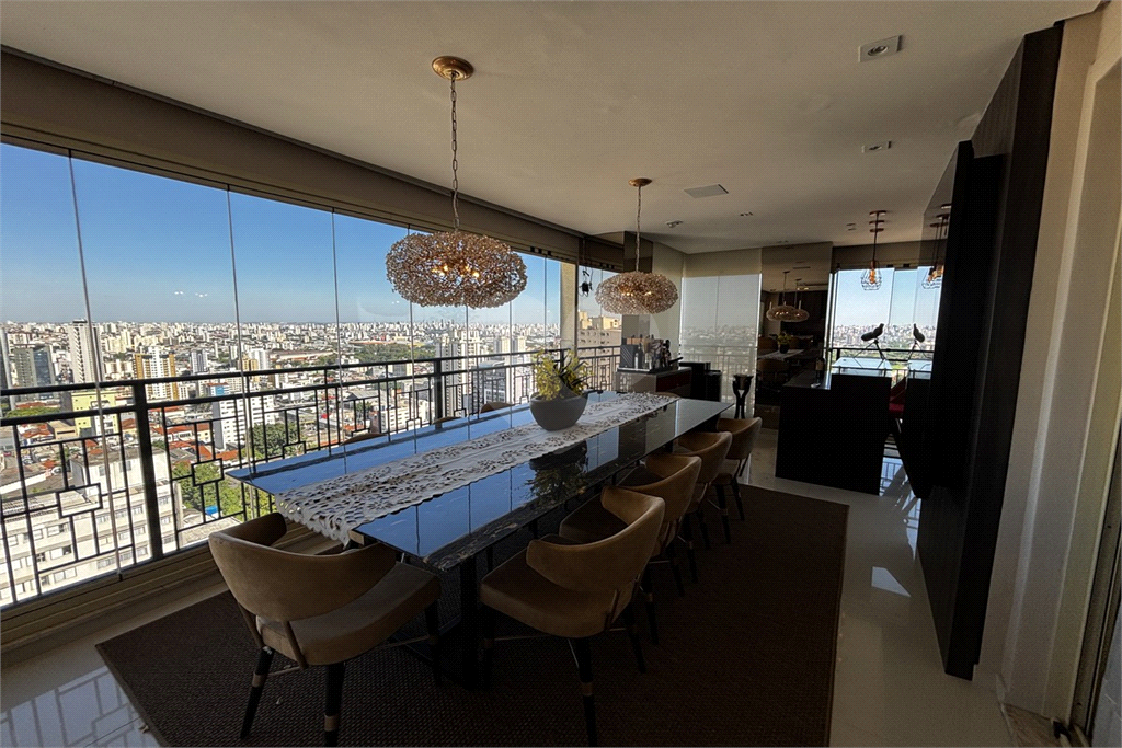 Apartamento porteira fechada com 3 suítes e 6 vagas em Santana
