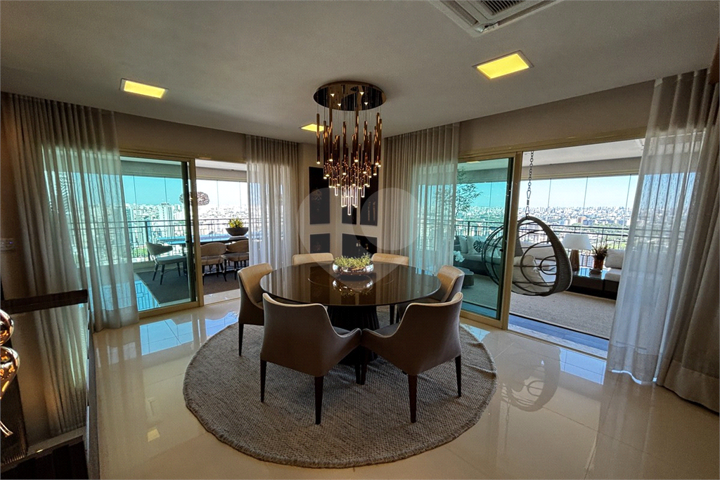 Apartamento porteira fechada com 3 suítes e 6 vagas em Santana
