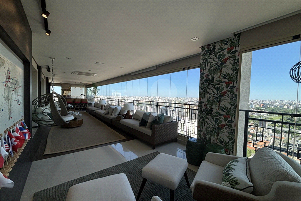 Apartamento porteira fechada com 3 suítes e 6 vagas em Santana