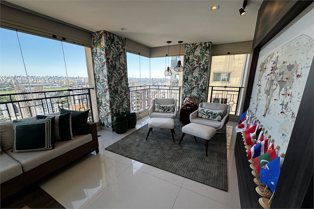 Apartamento porteira fechada com 3 suítes e 6 vagas em Santana