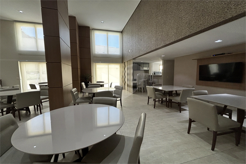 Apartamento porteira fechada com 3 suítes e 6 vagas em Santana