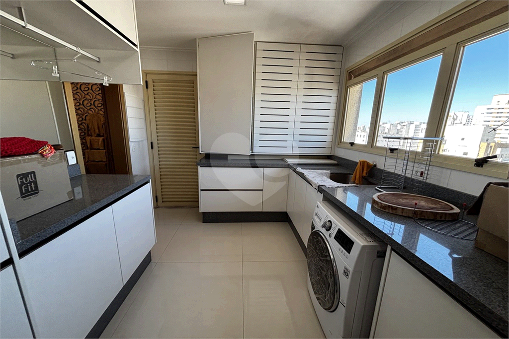Apartamento porteira fechada com 3 suítes e 6 vagas em Santana