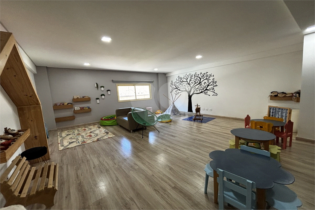 Apartamento porteira fechada com 3 suítes e 6 vagas em Santana