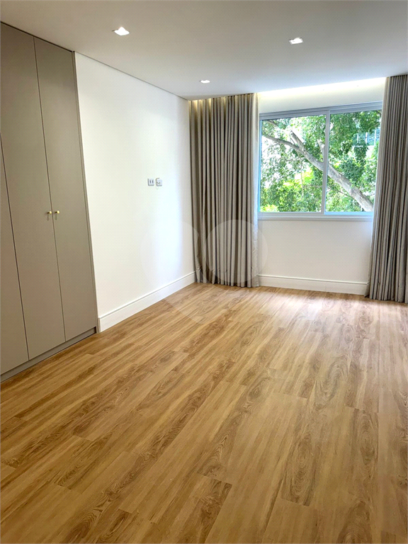 More no melhor do ITAIM-BIBI em um apartamento de cinema! - PORTEIRA FECHADA