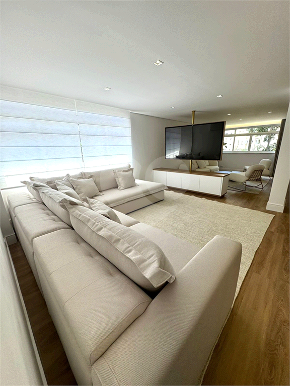 More no melhor do ITAIM-BIBI em um apartamento de cinema! - PORTEIRA FECHADA