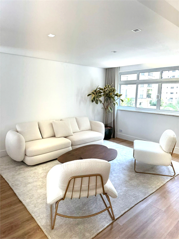 More no melhor do ITAIM-BIBI em um apartamento de cinema! - PORTEIRA FECHADA