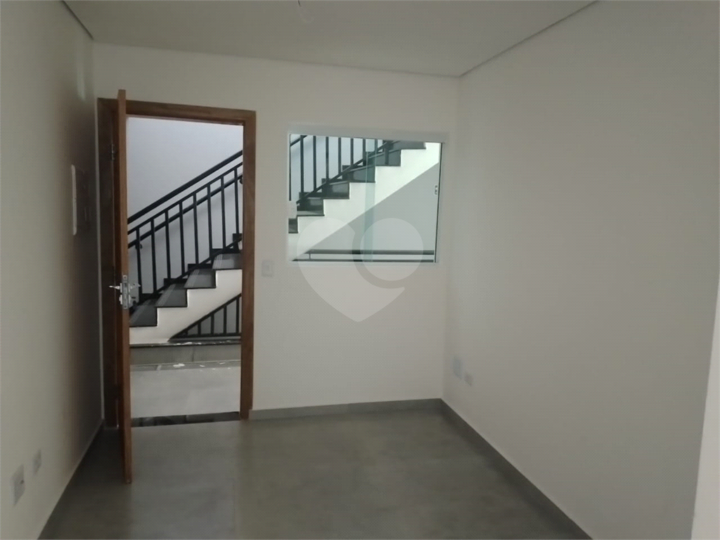 Apartamento Novo com 2 Dormitórios, Elevador na Vila Gustavo. Aceita Pet.