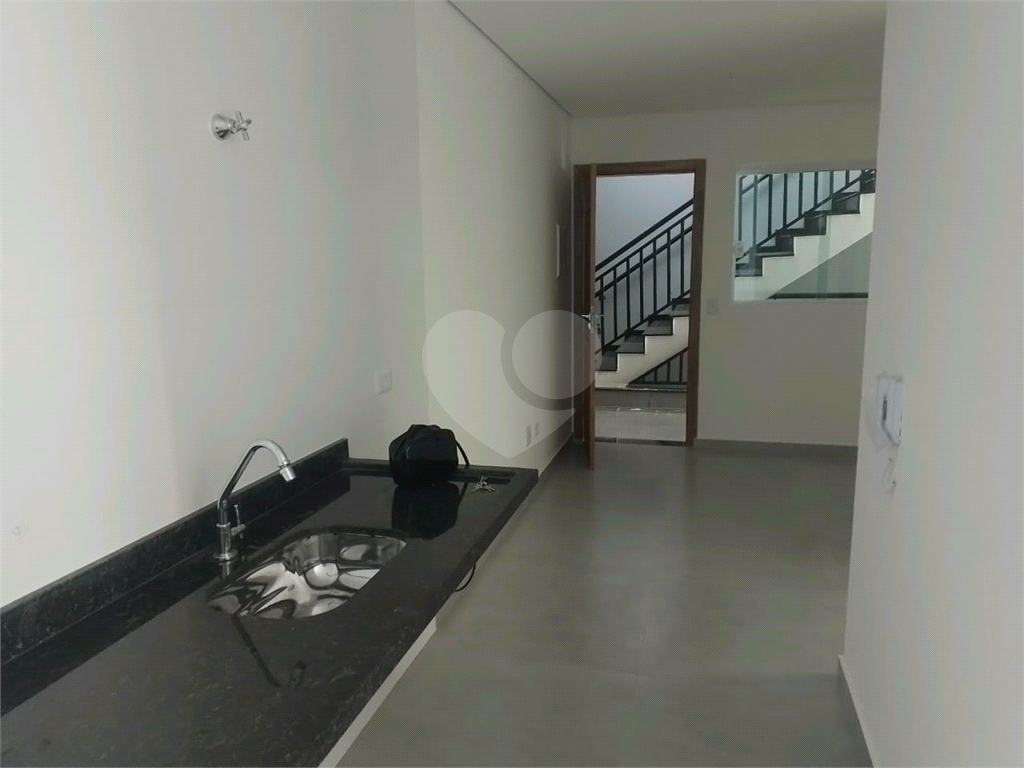 Apartamento Novo com 2 Dormitórios, Elevador na Vila Gustavo. Aceita Pet.