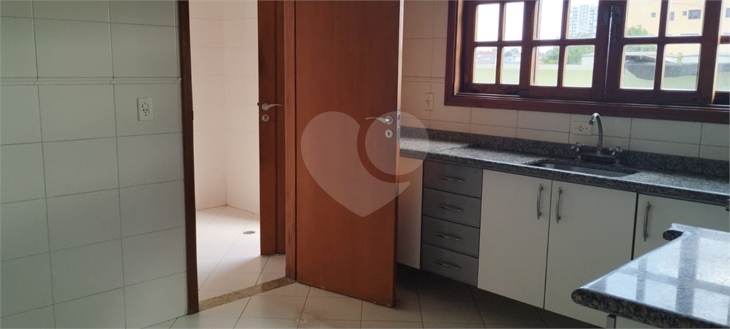 Sobrado à venda com 3 quartos, 350m² - Foto 23