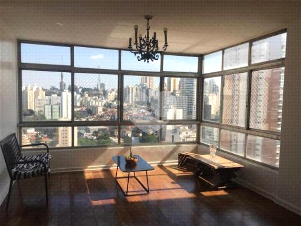 Apartamento Reformado no SQP: Conforto e Vista Deslumbrante